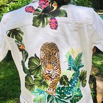 Mi Proyecto del curso: Diseño de moda: pintura y bordado sobre prendas. Un proyecto de Bordado y Pintura acrílica de Lelia Morfin - 27.07.2020