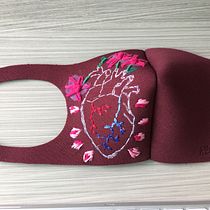 Bordé mi cubrebocas en cuarentena. Un projet de Broderie de Yessica Paola Martínez Díaz - 28.07.2020