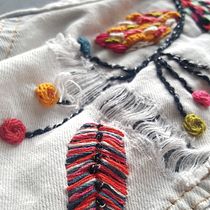 Chaqueta recuperada :). Un projet de Broderie , et Créativité de Cris Yepez - 29.07.2020