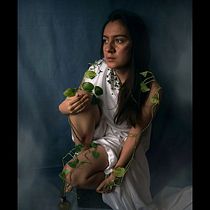 "El jardín de la desesperación" Mi Proyecto del curso: Autorretrato fotográfico conceptual. Fine Arts, and Portrait Photograph project by elisard1024 - 08.10.2020