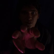 Mi Proyecto del curso: consumido en la oscuridad . Portrait Photograph project by Camilo Mendoza - 08.16.2020