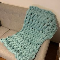 Mi Proyecto del curso: Introducción al arm knitting y teñido de lana. Un progetto di Fiber Art di Lia Benavides - 16.08.2020