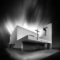 Iglesia de San Juan Pablo II en Valladolid, España. Mi Proyecto del curso Técnicas de postproducción para fotografía arquitectónica . Architecture, Photograph, and Architectural Photograph project by David Spence del Valle - 08.17.2020