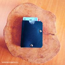 Mi Proyecto del curso: Diseño de accesorios en cuero sin costuras / PORTA TARJETA / Prueba número 01. Design project by Mauricio Cobos - 08.25.2020