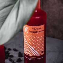 Kombuchas. Product Photograph project by Aline Moz - 09.08.2020