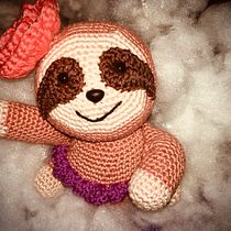 Meu projeto do curso: Lola, a preguiça bailarina/the dancer sloth. Arts, Crafts, Art To, and s project by Raphaela Rodrigues Andre Joao - 09.08.2020