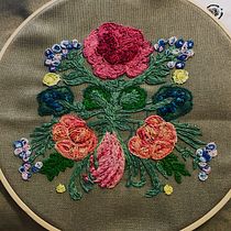My project in Embroidery Technique with the Stem Stitch course. Bordado projeto de Crystal Lutton - 18.09.2020