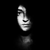 Ojo izquierdo; mundo interior.. Photograph, Fine-Art Photograph, Portrait Photograph, and Digital Photograph project by Nereida Tormo - 06.20.2020