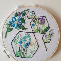 Flores con geomatría. Embroider project by irene.sanchez.prieto - 09.27.2020
