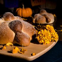 Pan de Muerto. Food Photograph project by JCarlos Muñoz - 10.06.2020