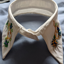 Cuello: representación de la seratonina y la dopamina en mi vida. Embroider project by yosola - 10.17.2020