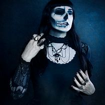 My project in Dark Conceptual Portraits course - Skull make-up. Digital Photograph project by Cathy Janssens - 10.20.2020