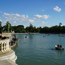 Paseo por El Retiro en época pre-covid . Photograph project by Nuria Oñate - 10.25.2020