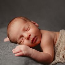 Mi proyecto final: sesión newborn . Un projet de Photographie de portrait de Raquel Montero - 26.10.2020