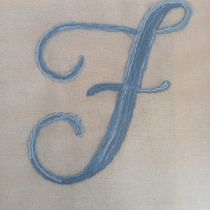 Mi Proyecto del curso: Letras bordadas: el hilo como herramienta gráfica. Un projet de Broderie , et Design textile de Fernanda Avila Valenzuela - 24.10.2020