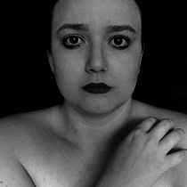 Meu projeto do curso: Autorretrato fotográfico conceitual. Self-Portrait Photograph, Fine-Art Photograph, Portrait Photograph, and Digital Photograph project by Maíra Morales - 12.02.2020