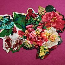 Embroidery on printed cotton. Un projet de Broderie de Eva Strušková - 02.11.2020