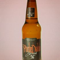 Pinche Diablo: Etiqueta de Cerveza Artesanal. Calligraph, Design, Product Photograph, and Lettering project by wowoffett - 10.06.2020