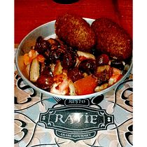 Restaurant Arabe. Cocina Libanesa Tradicional.  project by Silvina Bertolini - 11.18.2020