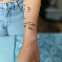 Meu projeto do curso: Tatuagem botânica com pontilhismo. Desenho de tatuagens e Ilustração botânica projeto de pgomesguidi - 23.11.2020