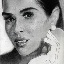 Retrato . Un progetto di Illustrazione tradizionale, Belle arti, Bozzetti, Disegno a matita, Disegno, Disegno di ritratti, Disegno realistico, Disegno artistico e Disegno anatomico di Leonell Rolong De La Torre - 25.11.2020