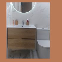 Cuarto de baño en mármol y madera . Interior Design project by Violeta Alcaraz - 12.04.2020
