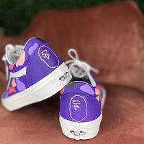 My project in Sneaker Restoration and Customization course Ein Projekt aus dem Bereich Design von niyah828 - 15.12.2020
