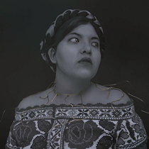 El Duelo del Colibrí. Self-Portrait Photograph, and Photo Retouching project by Gabriela Hernández - 11.16.2020