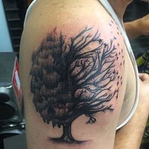 Tatuaje para Principiantes: Tatuaje realizado por CarluchoLimon después de tomar el curso. Tattoo Design project by Leonella Molina Calcanho - 12.27.2020