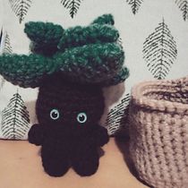 Meu projeto do curso: Amigurumi: suculenta em vaso, boneco. Arts, Crafts, and Character Design project by Camila Gurgel Diógenes - 12.27.2020