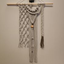 Mis primeros tres proyectos hecho en técnica de macrame gracias a Belen Senra y su curso Introduction to Macramé: Creation of a Decorative Tapestry :) Estoy muy orgullosa de mi misma :) Ein Projekt aus dem Bereich H, werk und Makramee von Aneta - 28.12.2020