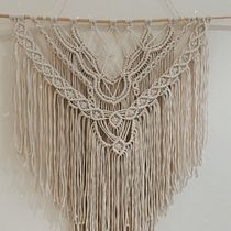 My project in Macramé: Basic and Complex Knots course. Een project van Macramé van Raluca Falfae - 20.01.2021