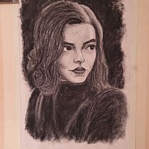 Mi Proyecto del curso: Retrato realista al carboncillo. Drawing, Portrait Drawing, Realistic Drawing, and Traditional illustration project by Paula de Tierra - 01.09.2021