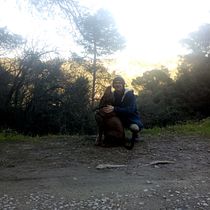 Proyecto: reutilizar lo que estaba estropeado: Dos pantalones, un almohadón y un par de calcetines. Bordado projeto de Valeria Lagos Terrizzano - 14.01.2021