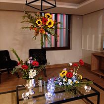 Mi Proyecto del curso: Diseño y creación de composiciones florales, (Girasoles, Lisianthus, Gerberas, Astromelias, Aquileas, Romero y Eucalipto).. Instagram project by Mileydis Perez - 01.16.2021