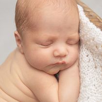 Sesión Newborn con Benyamin. Un projet de Photographie de studio , et Photographie de portrait de Mariana Paz - 16.01.2021