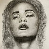 My project in Artistic Charcoal Portraiture: Creating Atmosphere course. Desenho artístico projeto de Fiona - 25.01.2021
