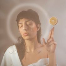 Virgen de las naranjas, Virgencítrica¡ . Self-Portrait Photograph, Photograph, Fine-Art Photograph, and Portrait Photograph project by Sara Costas Ruibal - 01.29.2021