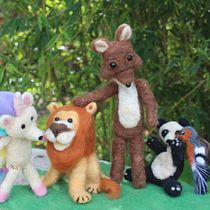 Mi Proyecto del curso: Needle felting: creación de personajes con lana y aguja. Reunión de amigos. Arts, and Crafts project by Mercedes Sánchez Pérez - 02.03.2021