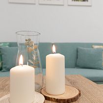 Decoración en un estudio para vender. @casaconvida_homestaging. Un projet de Décoration de Mar López - 21.02.2021