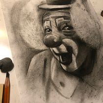 My project in Artistic Charcoal Portraiture: Creating Atmosphere course. Design de personagens, e Desenho a lápis projeto de Joey - 16.02.2021