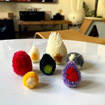 Chendan's Pom-Pom Design and Creation course. Arts, and Crafts project by Chen Dan - 02.20.2021