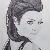 Proyecto Retrato de Amy Lee. Pencil Drawing, Traditional illustration, Fine Arts, Sketching, Drawing, Portrait Drawing, Realistic Drawing, Artistic Drawing, and Figure Drawing project by Sebastian Orozco - 02.17.2021