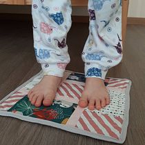 A bedside carpet for children as My project in Introduction to Contemporary Patchwork course Ein Projekt aus dem Bereich Nähen, H, werk, Kreativität und DIY von alexandra.britvina - 24.02.2021