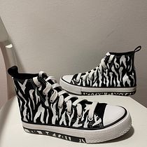 Mi Proyecto del curso: Restauración y personalización de sneakers. Fashion Design project by pilarguci - 03.02.2021