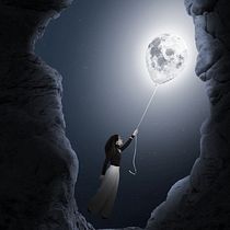 Follow Moon. Graphic Design, and Fine-Art Photograph project by Cátia Esteves - 03.06.2021