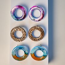 My final project in Resin Jewelry Design course. Jewelr, and Design project by laitano.cecilia - 03.09.2021