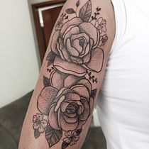 Meu projeto do curso: Tatuagem botânica com pontilhismo. Projekt z dziedziny Projektowanie tatuaż użytkownika Barbara Câmara - 09.03.2021