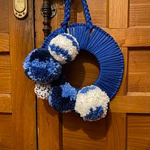 Corona de pompones. Un projet de Artisanat de Rebeca Río Lucio - 16.03.2021