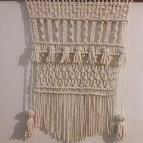 Mi Proyecto del curso: Introducción al macramé: creación de un tapiz decorativo. Un projet de Macramé de Juli Sans - 20.03.2021
